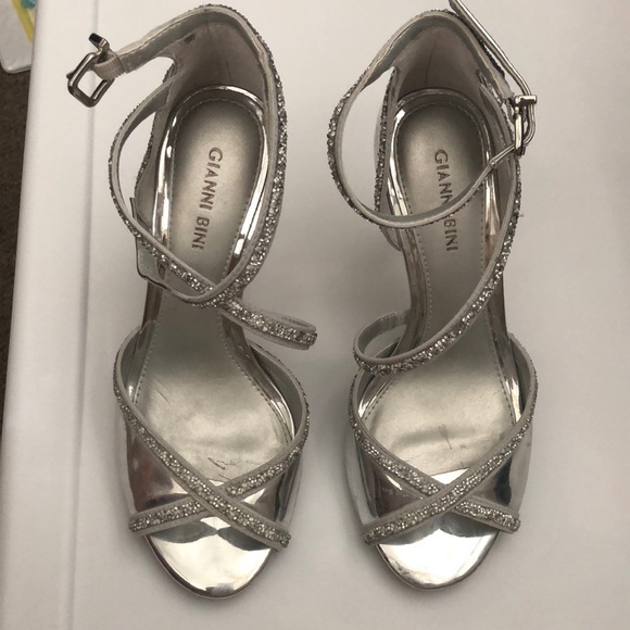 Gianni Bini Silver Heels - Picture 3 of 3